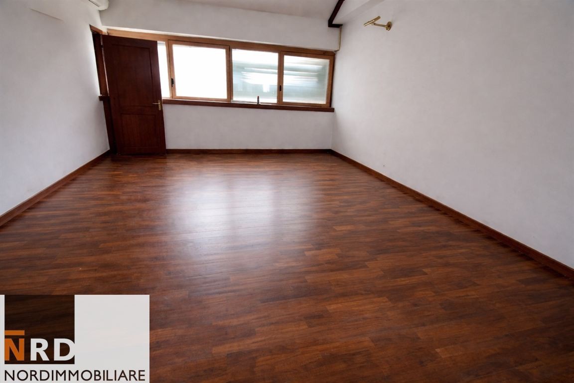 Spazioso TRILOCALE Appartamento in sistemare