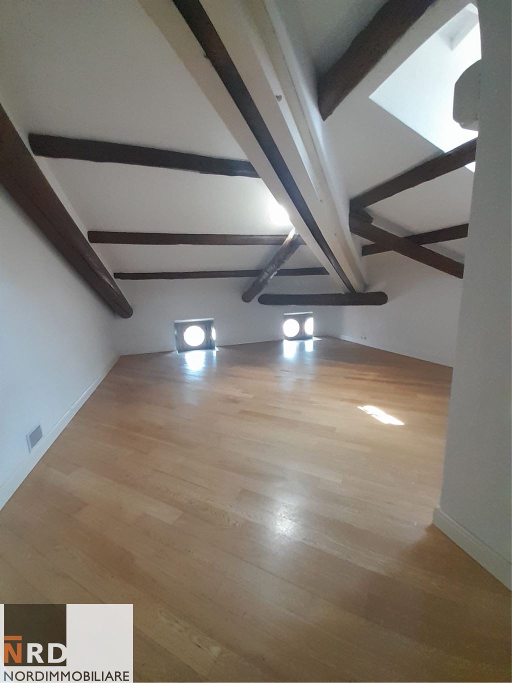Splendida Mansarda non arredata.